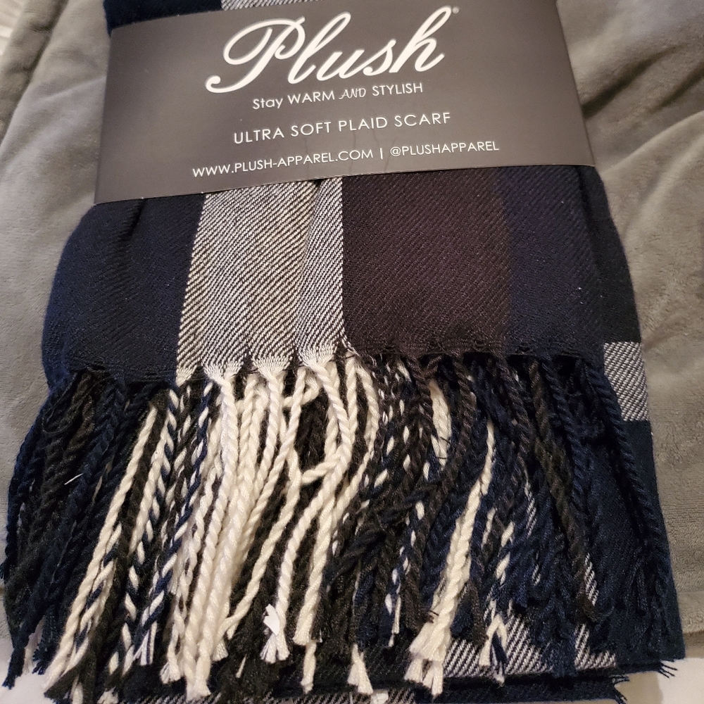 Plush Apparel black and white scarf